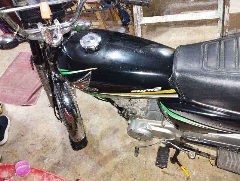 Honda 125 black 4