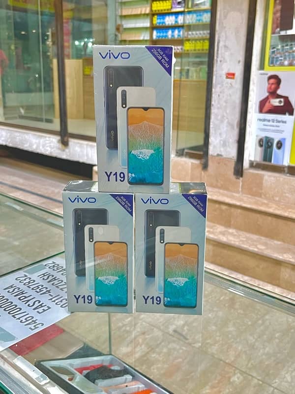 vivo Y19 8-256 Box Pack Stock 3