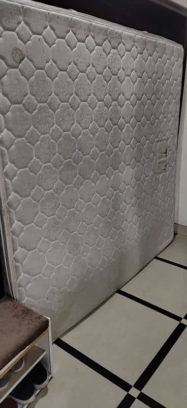 King Bed Spring Mattress 78 x 72 x 10in 2