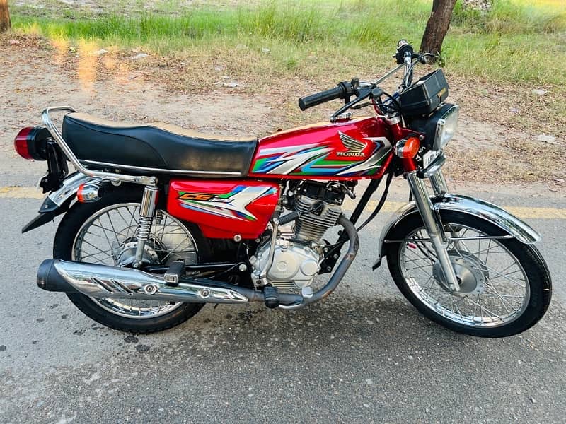 honda 125 2023 June register total gennie bike new condition 1