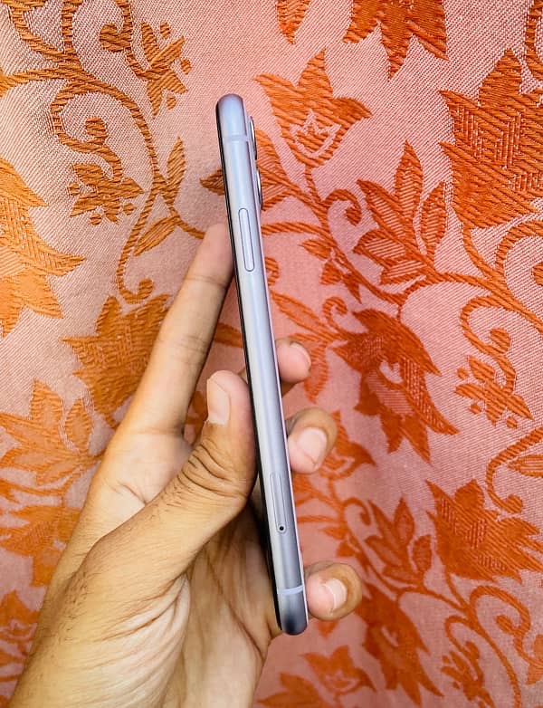 iPhone 11 purple 64gb jv non pta 10/10 6