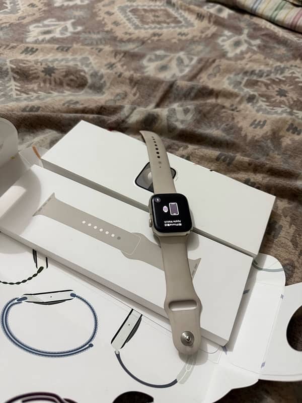 Apple watch series 9 45mm Starlight 0