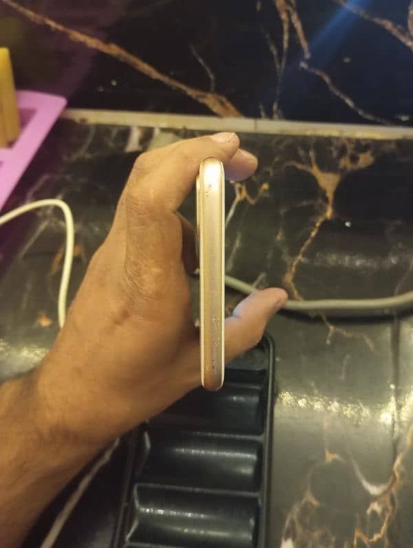 8 plus non PTA urgent sell 64gb water pak condition 10/9.5 golden clr 4