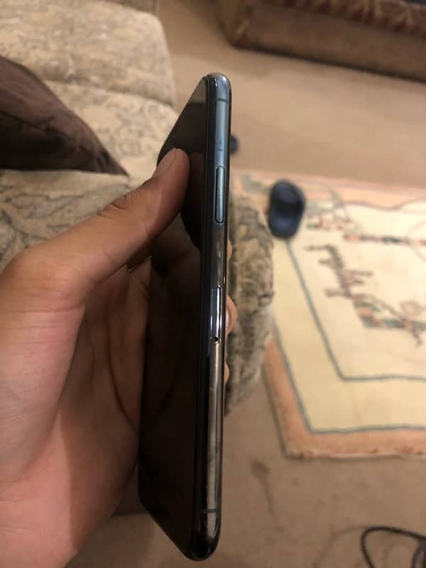 IPhone 11 Pro 64Gb 9/10 ESIM available 1