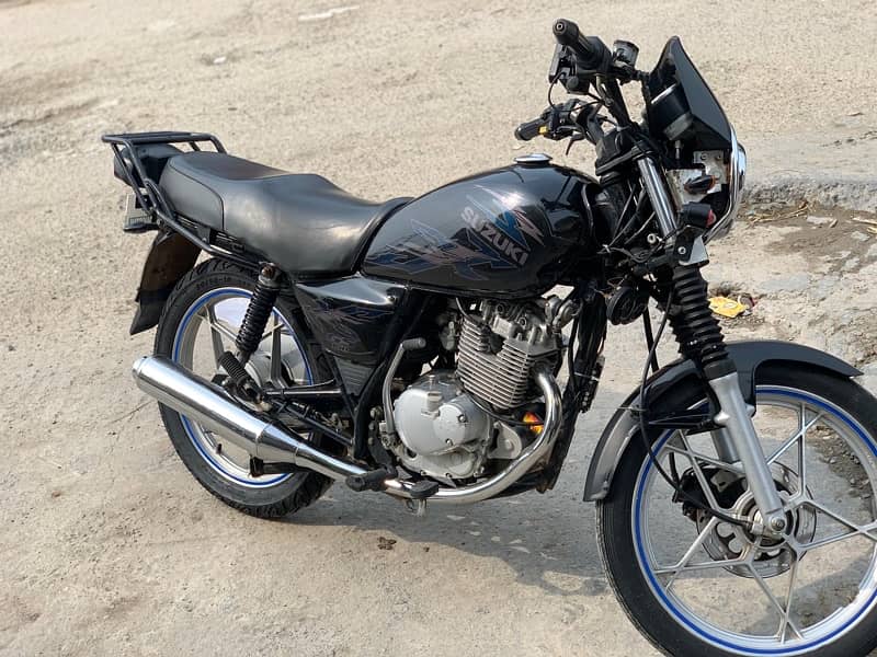 Suzuki 150 Se bht kam use hei hi 0