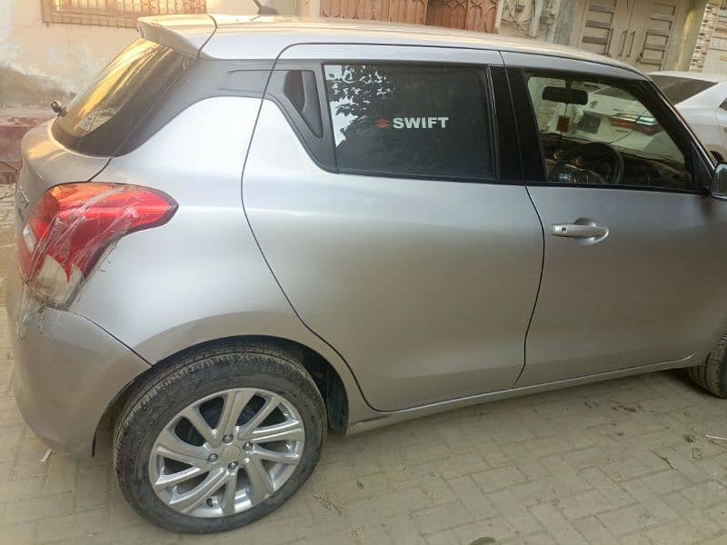 Suzuki Swift GL CVT 2022 6