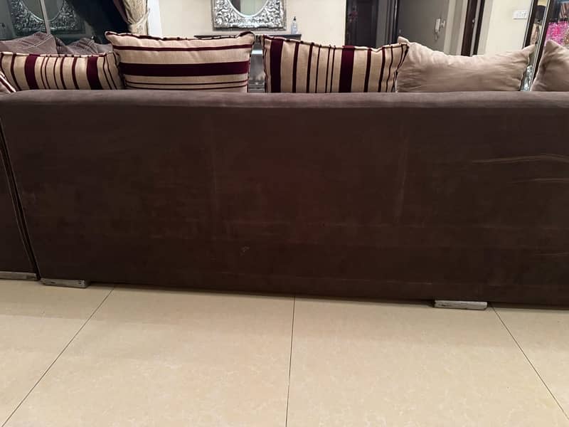 Best lounge sofa in excellent condition 1