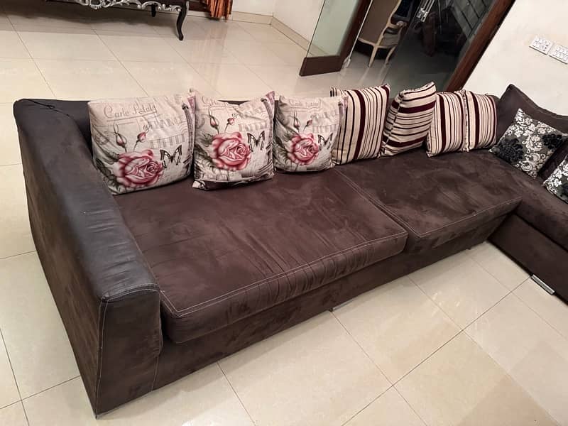 Best lounge sofa in excellent condition 3