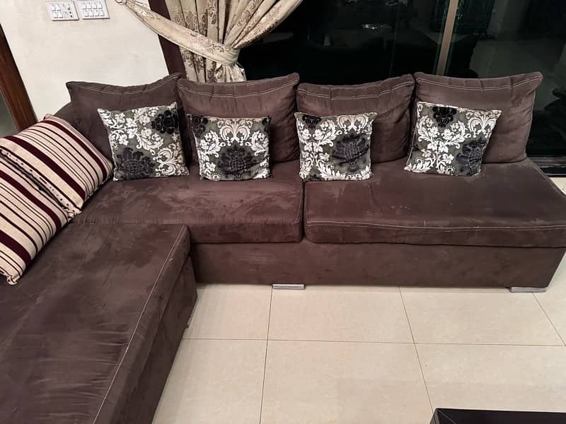 Best lounge sofa in excellent condition 4