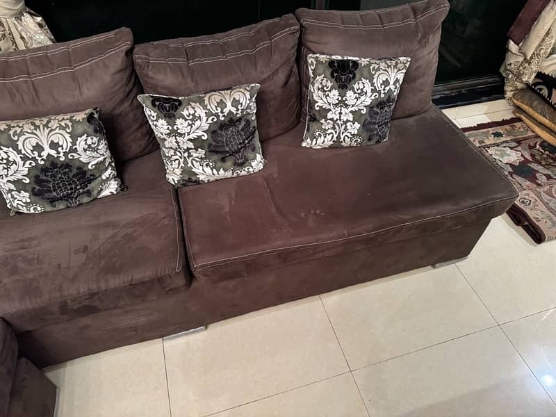 Best lounge sofa in excellent condition 6