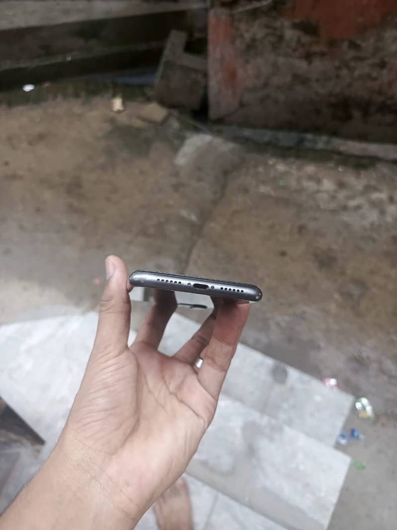 Iphone 11 64gb non pta Pubg device 7