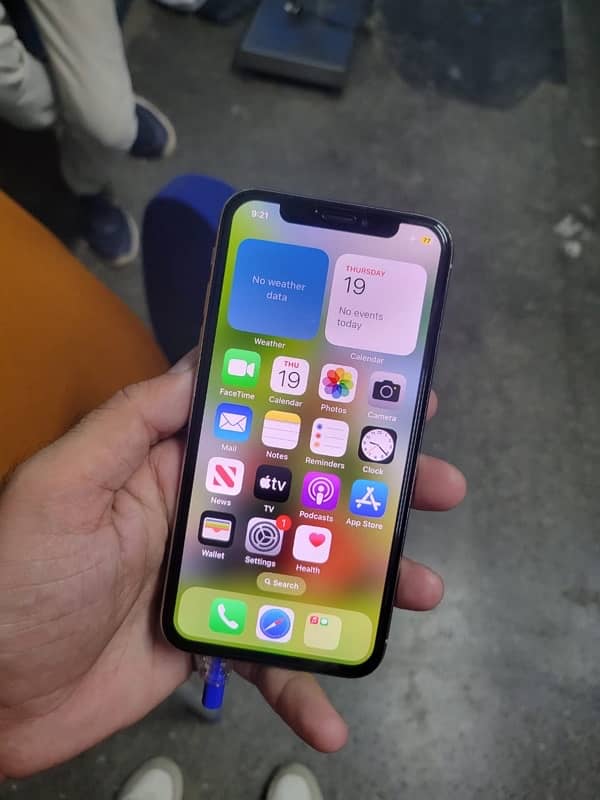 iPhone x64 gb baypass 1