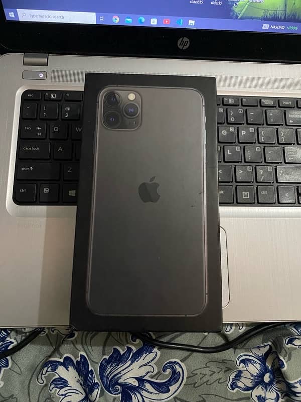 Apple iPhone 11 Pro Max 10