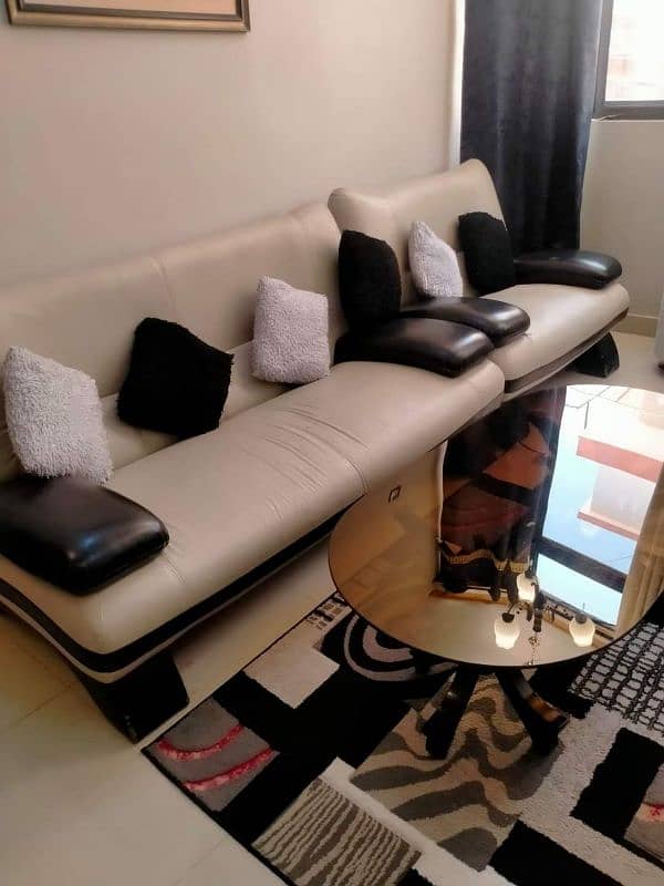 seshum sofa 0