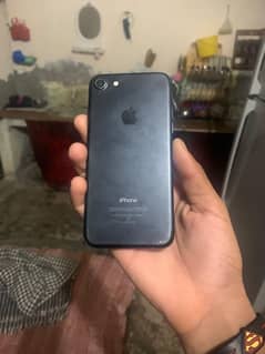 iPhone 7 32gb pta approval  exchang possible 03224005915