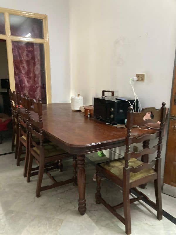 A beautiful dining table in shesham wood 2