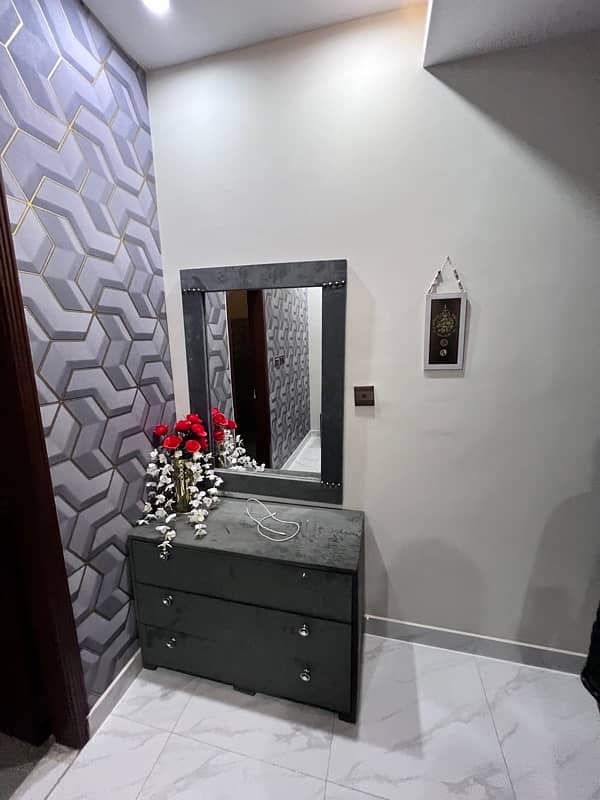 One bedroom apartment for rent in Bahria town short stay . daily basis 4