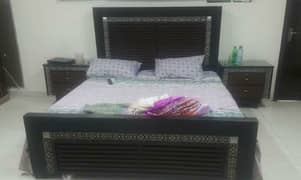 king side bed set with site table and full dressing 0