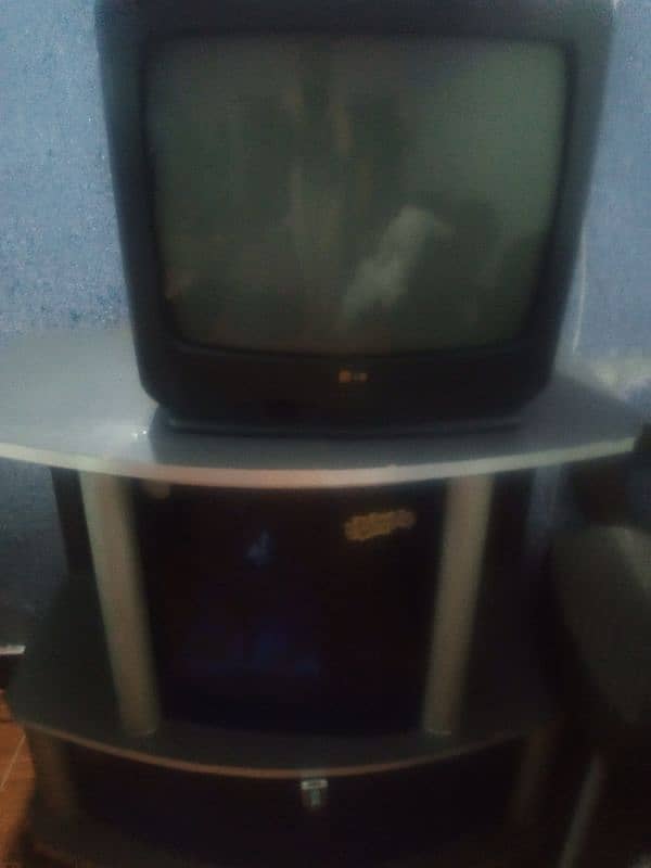 TV with trolly 3