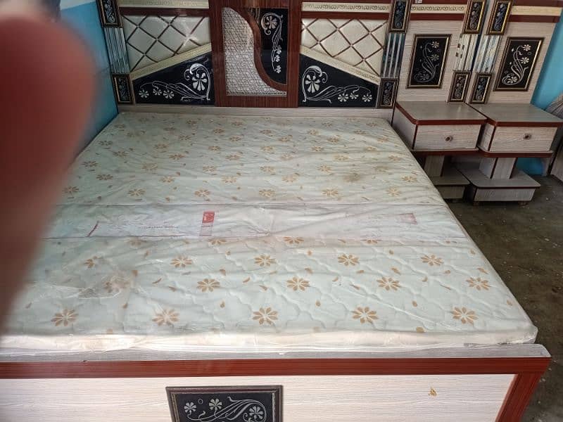 Bed for sale with matress and 2 side table 4