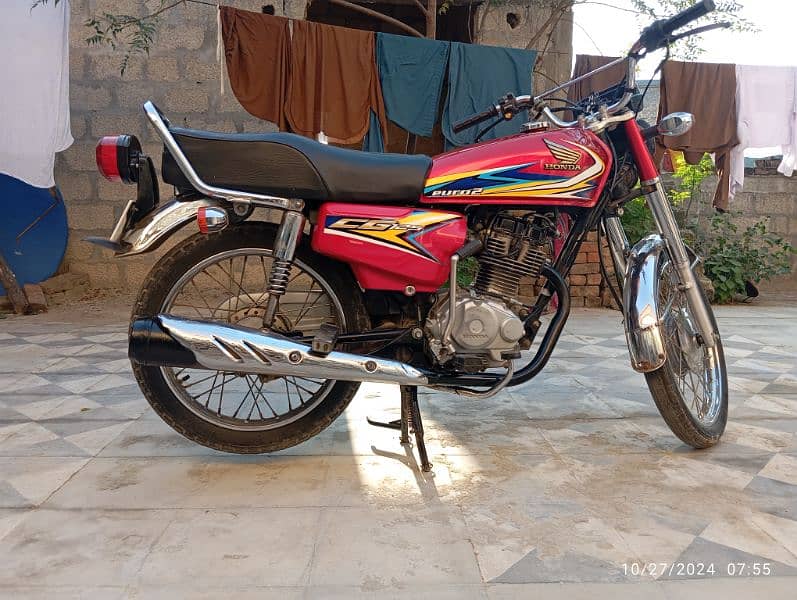 Honda 125 model 19 lush condition urgent for sale . 2