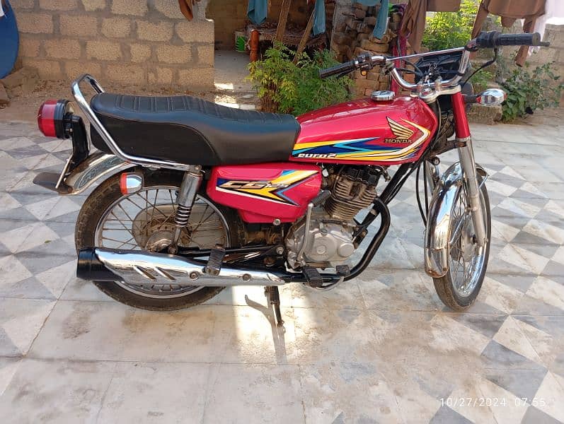 Honda 125 model 19 lush condition urgent for sale . 3