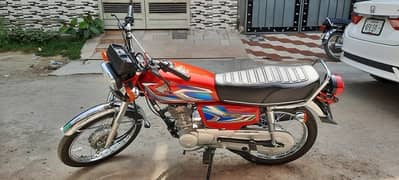 Honda 125 CC in Red color for sale 2022 Model