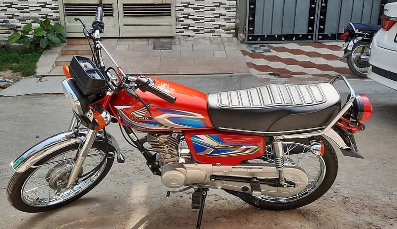 Honda 125 CC in Red color for sale 2022 Model 1