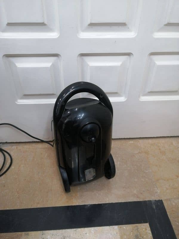 French made Rowenta Vacuum Cleaner 3