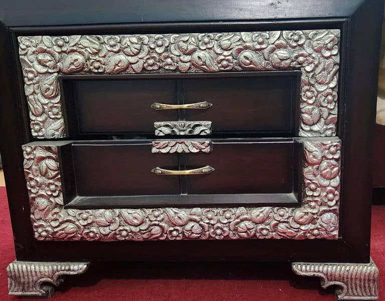 Unique Style Dressing Table with Two Drawers for Sale 3