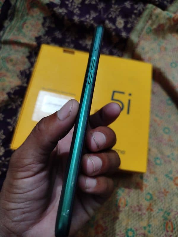 realme 5i 5