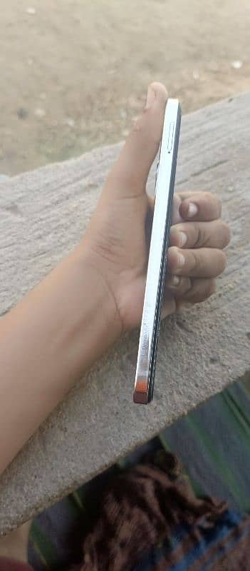 infinix hot40i 8+8 128gb box all saman 3 months used 2