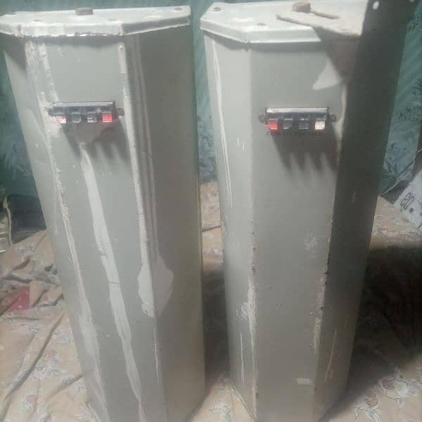 6,6  inch ke speaker donon Mein 3,3speaker Hain 2