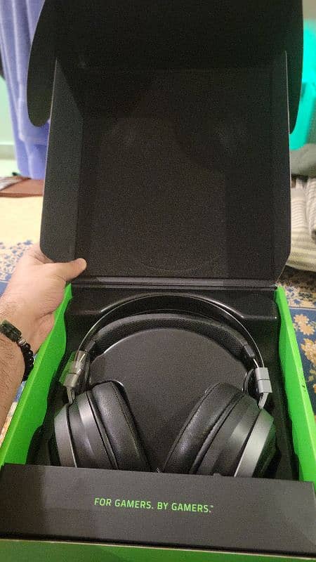 Razer Nari Ultimate Wireless Gaming Headset - Almost Brand New! 1