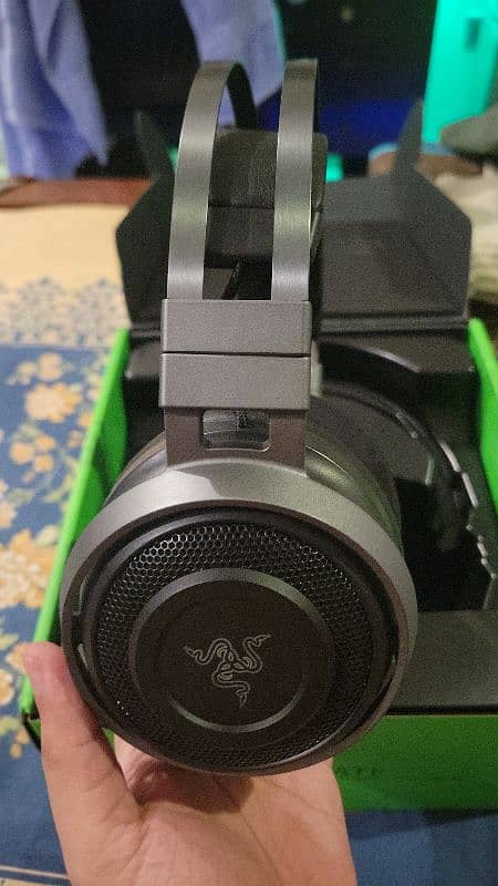 Razer Nari Ultimate Wireless Gaming Headset - Almost Brand New! 3