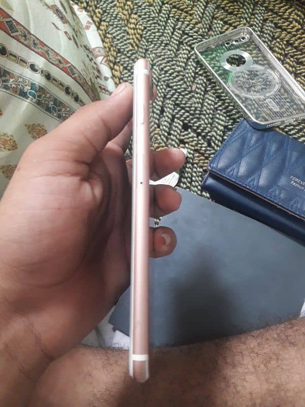 i phone 7 plus. . . Best for use good condition 5