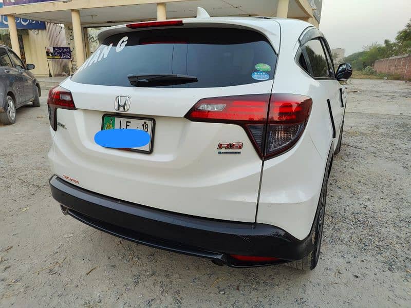 Honda Vezel RS 2017 Model Register jan 2018 full option For sale 5