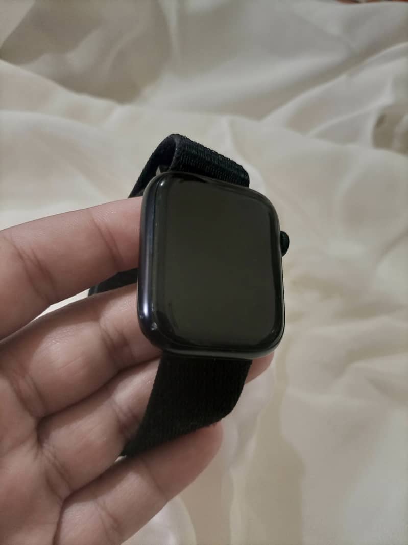 Apple watch series 7, 45mm with original cable and 2 spare straps. 11