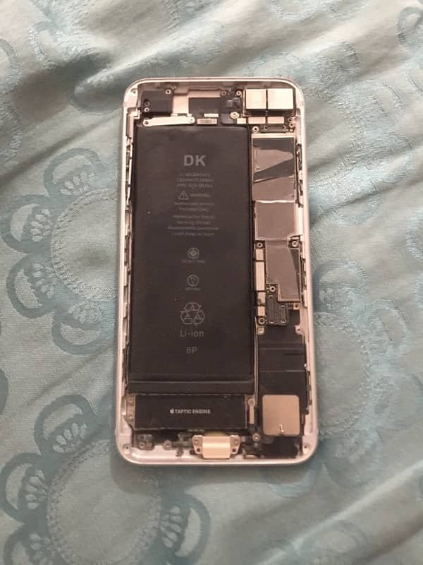 iPhone 8 plus 64GB Bypass Read AD First 1