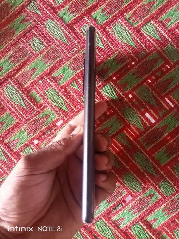 OnePlus 8 pro condition 10/10 4