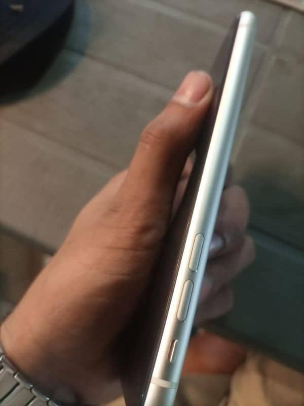 Iphone 11 FU 64 gb non pta 2