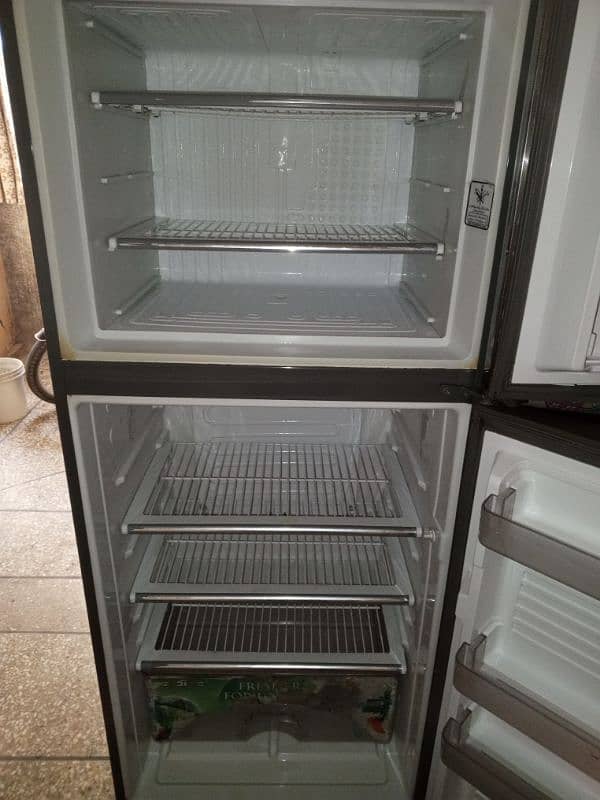 Dawlance fridge for sale full size ha. . . 1