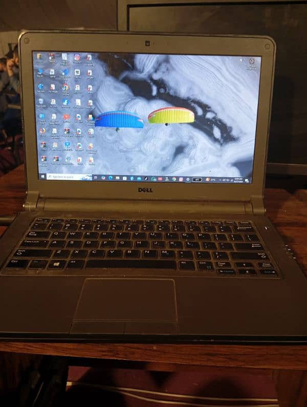 Dell latitude 3340 i3 4 generation 1