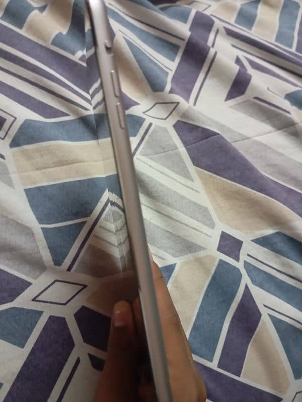 apple tablet is this good condition 1