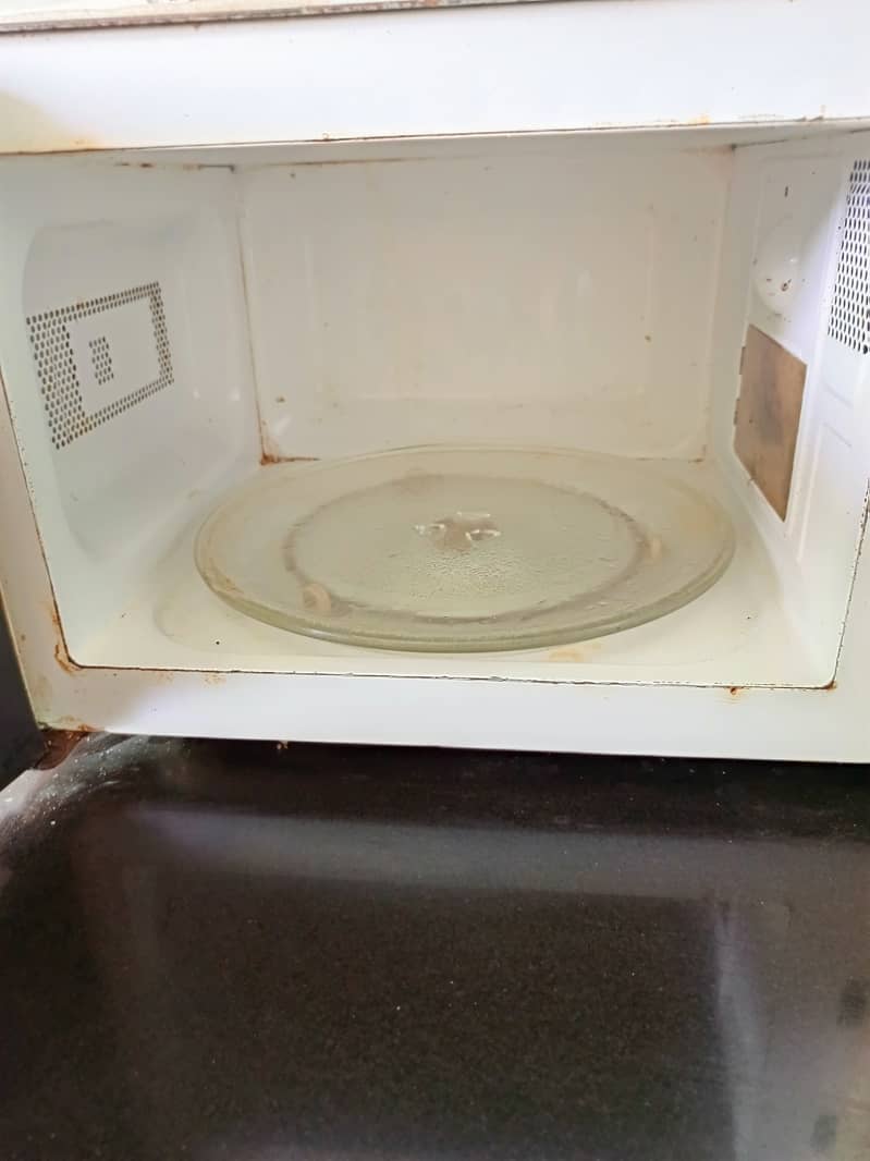 Microwave for sale in use condition 1