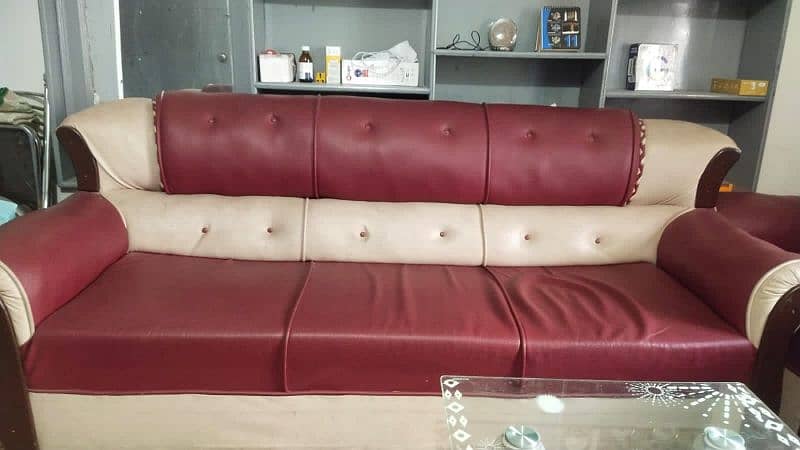 5 set  sofa set good condition. urget sale 1