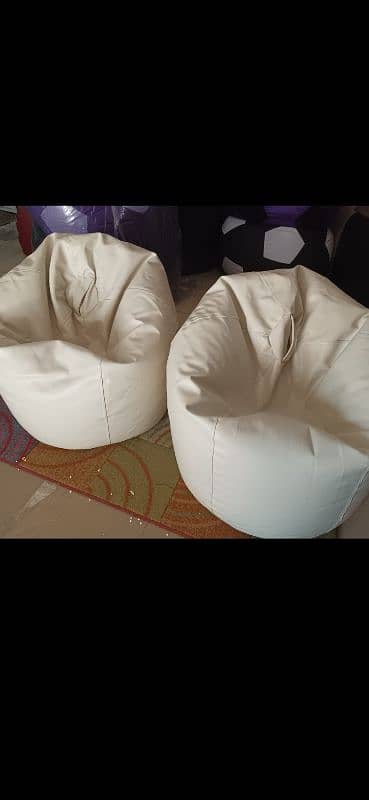 Leatherite bean bag sofas / Adult size bean bags 10