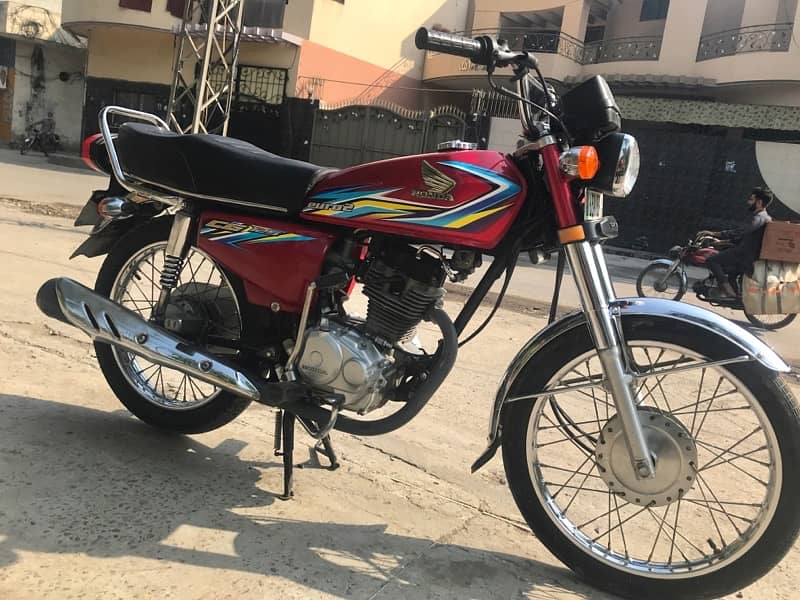 Honda 125 2018 Golden number 2