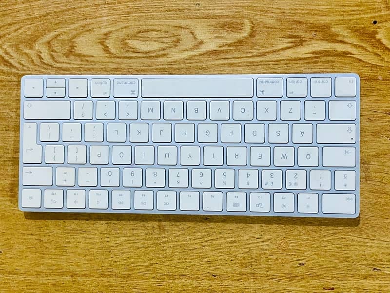 Apple Magic keyboard And Trackpad 8