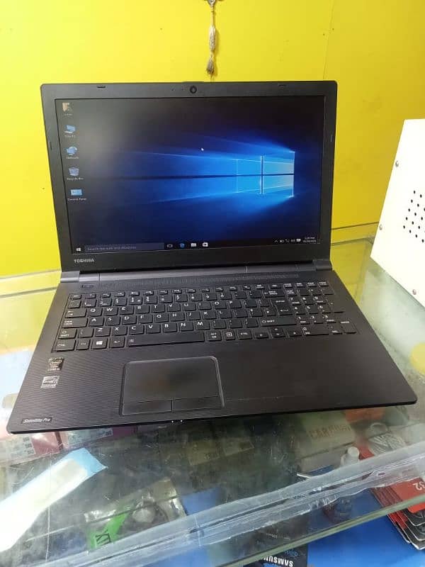 Toshiba satellite pro R50-B-12V laptop 0